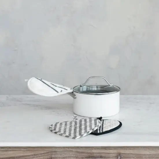 Hello Honey&reg; Black & White Chic Cotton Quilted Heart Shaped Pot Holders Set {4}