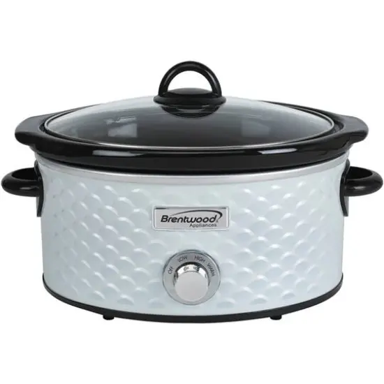 Brentwood White 4.5qt. Scallop-Pattern Slow Cooker {1}