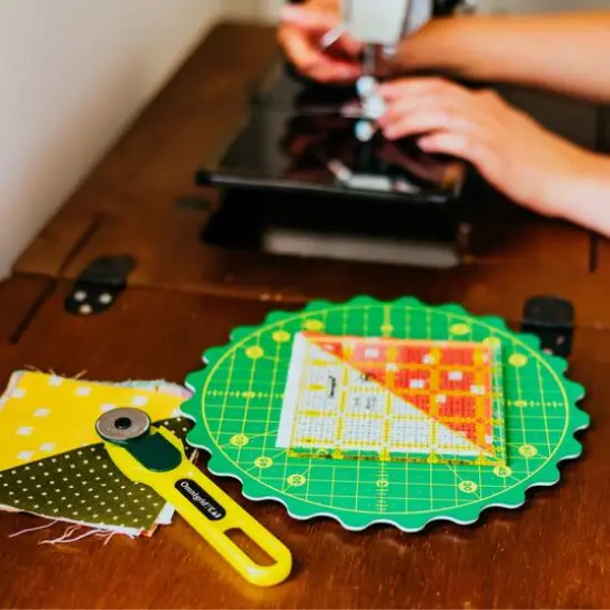 Omnigrid&reg; 360 8" Rotating Cutting Mat {9}