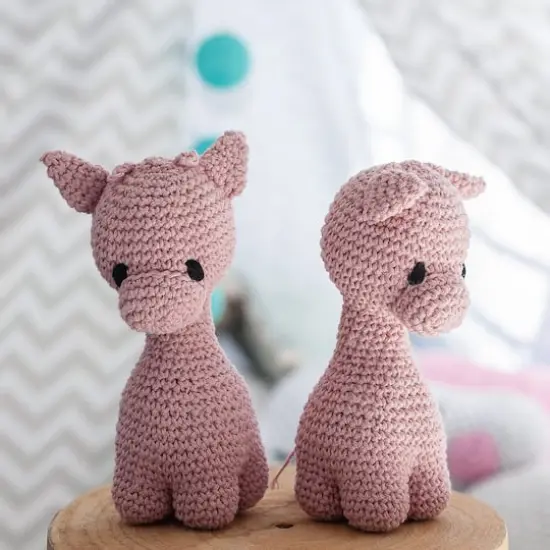 Hoooked DIY Ziggy the Pink Giraffe Eco Barbante Crochet Kit {4}