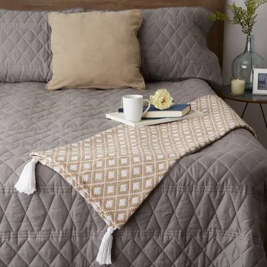 DII&reg; Diamond Lattice Throw Stone {4}