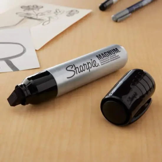Sharpie&reg; Magnum&reg; Black Extra Large Chisel Marker {3}