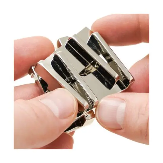 Hanayama Level 5 Cast Puzzle - Rattle {8}