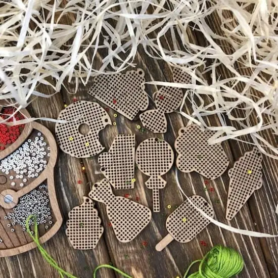 Wonderland Crafts Sweets Embroidery Blanks Set {5}