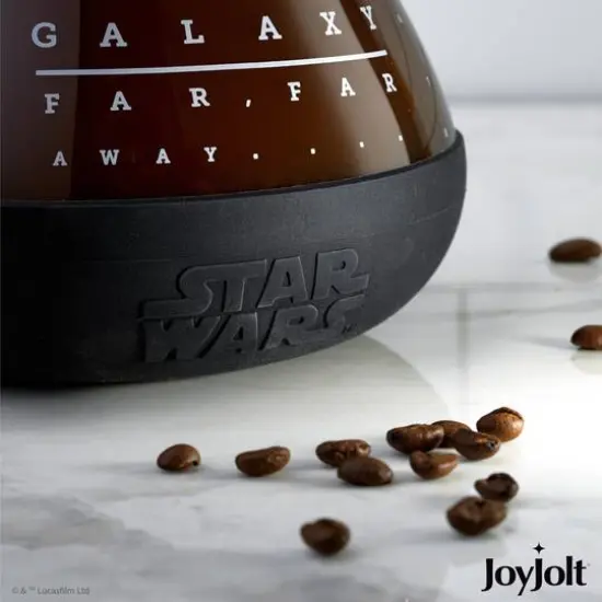 JoyJolt&reg; Star Wars&trade;&nbsp;48oz. Eye Chart Cold Brew Glass Pitcher {6}