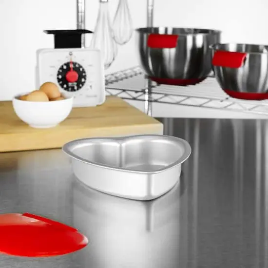 Fat Daddio's&reg; ProSeries 6" x 2" Heart Cake Pan {5}