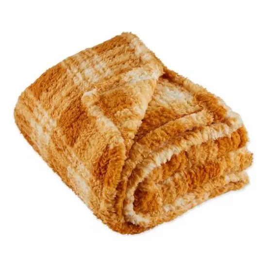 DII&reg; Pumpkin Spice Farmhouse Plush Plaid Throw {1}