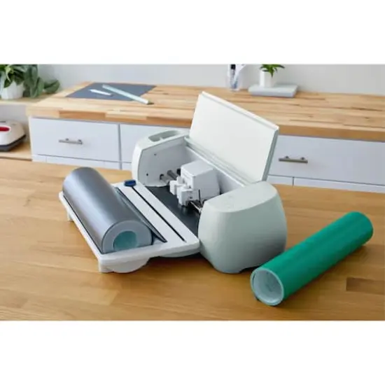 Cricut&reg; Roll Holder {5}