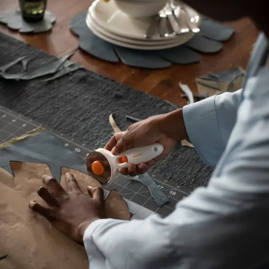 Fiskars&reg; 60mm Stick Rotary Cutter {3}