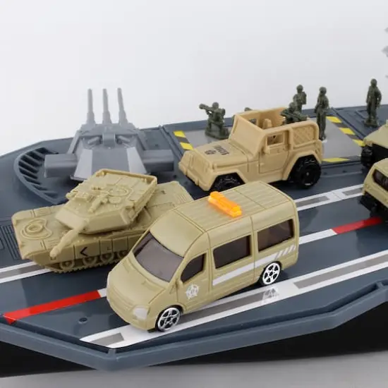 Daron Aircraft Carrier Playset {4}