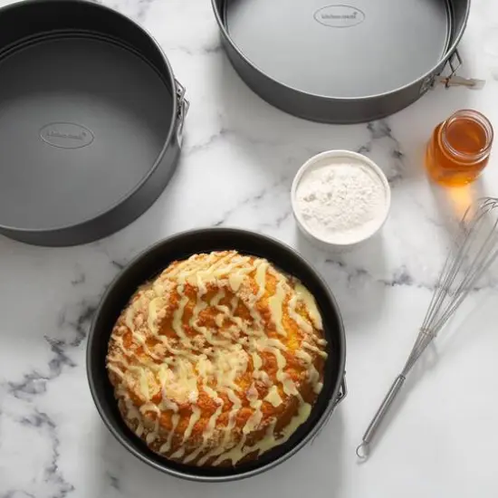 Kitchen Details 3-Piece Round Spring Form Pan Set {4}
