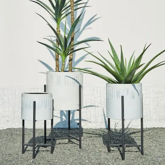 Glitzhome&reg; Whitewashed Metal Plant Stand Set {4}