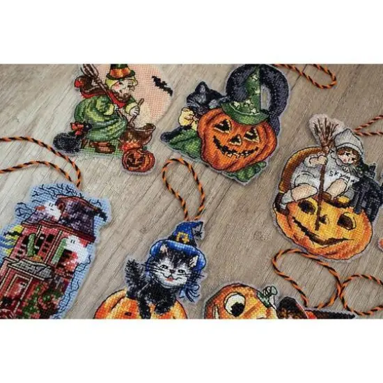 Letistitch Halloween Toys Plastic Canvas Counted Cross Stitch Kit {10}