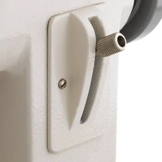 Barracuda 200ZW Sewing Machine with Craftsman Kit {4}