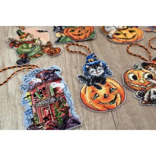 Letistitch Halloween Toys Plastic Canvas Counted Cross Stitch Kit {12}