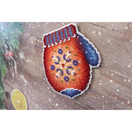 MP Studia Frosty Mitten Plastic Canvas Counted Cross Stitch Kit {6}