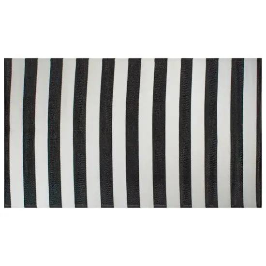 DII&reg; Black & White Stripe Outdoor Rug, 4ft. x 6ft. {1}