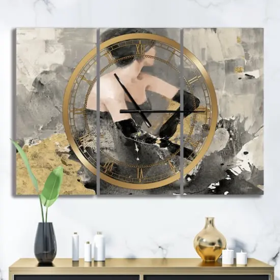 Designart 'Gold Fashion Dance Traditional Multipanel Wall Clock {3}