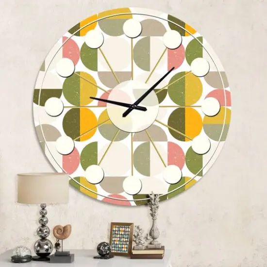 Designart 'Vintage Circular Design I Mid-Century Modern Wall Clock {1}