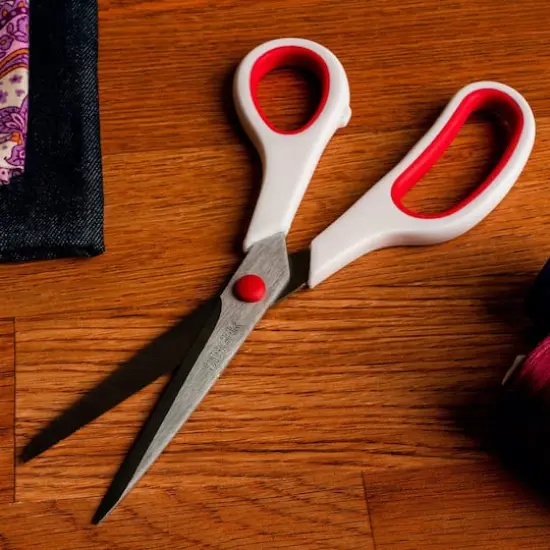SINGER&reg; 8.5" Bent Fabric Scissors {8}
