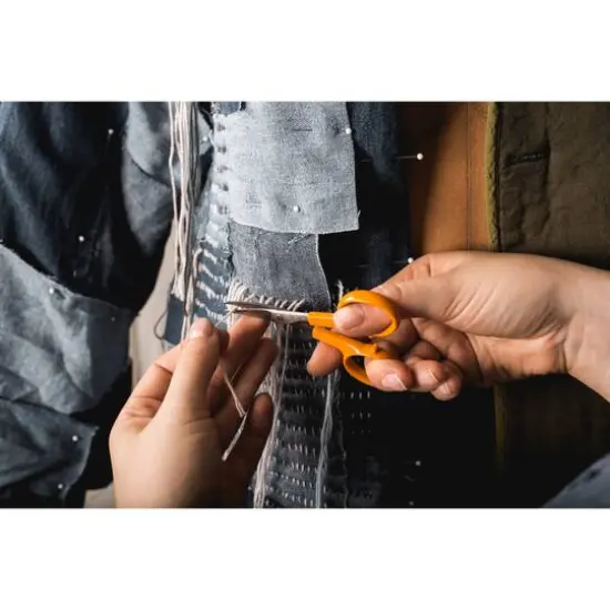 Fiskars&reg; No.4 Curved Detail Scissors {6}