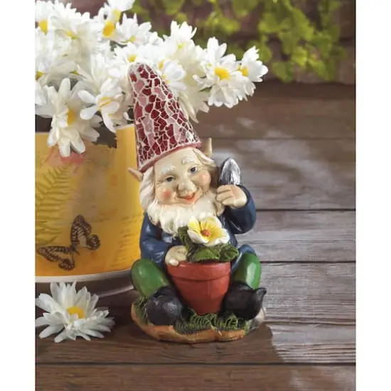 7" Gardening Gnome Solar Statue {3}