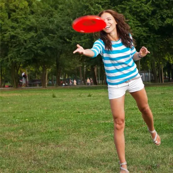 Toy Time Portable Flying Disc Toss Set {7}