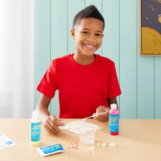 National Geographic&trade; Amazing Worms Chemistry Kit {3}