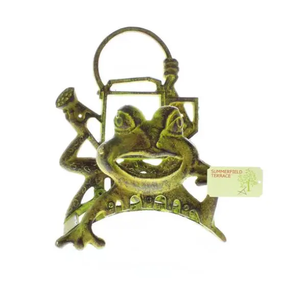 Frolicking Frog Garden Hose Organizer {5}