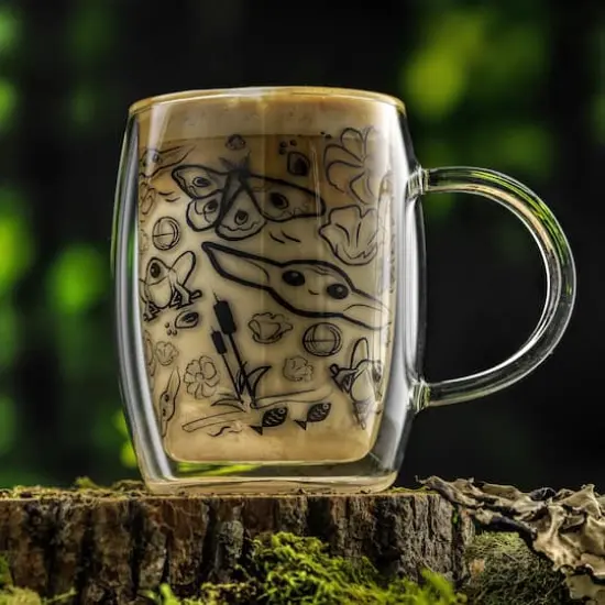 JoyJolt&reg; Star Wars&shy;&shy;&trade; 13.5oz. Mandalorian The Child All Around Glass Mug Set, 2ct. {5}