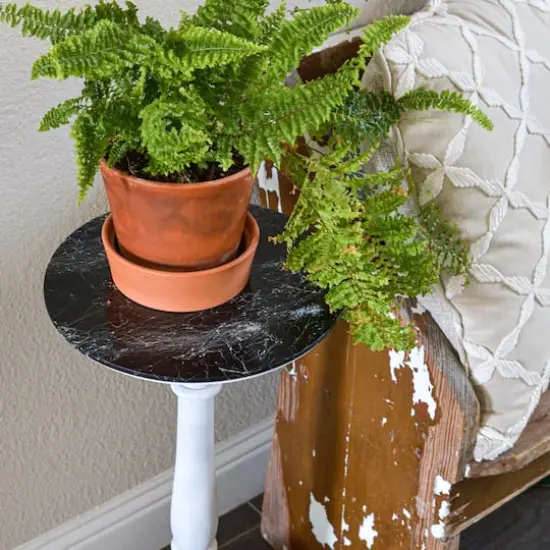 Rust-Oleum&reg; Marble Spray Paint White {5}