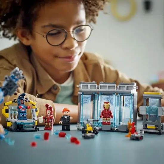 LEGO&reg; Marvel Iron Man&rsquo;s Laboratory: Hall of Armor with Minifigures 76315 {8}