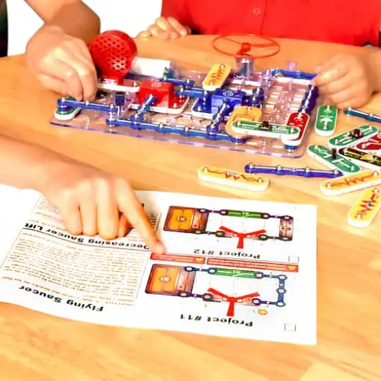 Snap Circuits&reg; Explorer 100 Experiments {4}