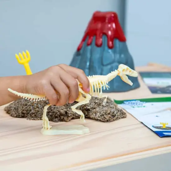 Educational Insights GeoSafari Jr. Dino Discovery Dig T-Rex {6}