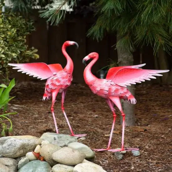 2.3ft. Flying Flamingo Garden D&eacute;cor {4}