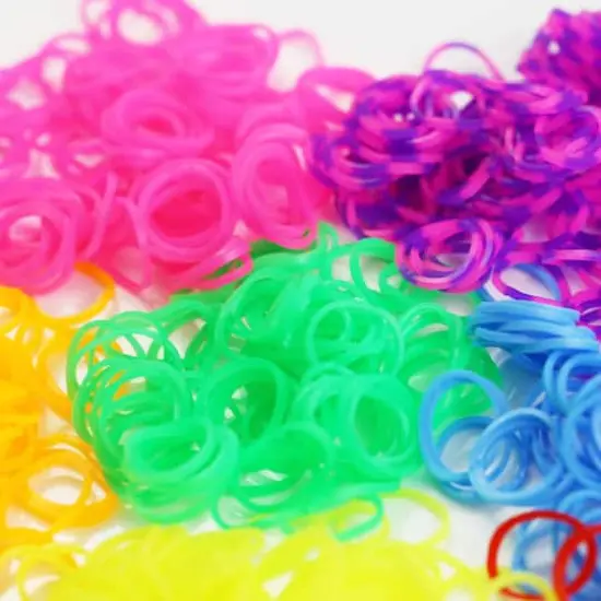 Rainbow Loom&reg; Neon Treasure Box&trade; Bracelet Making Kit {4}