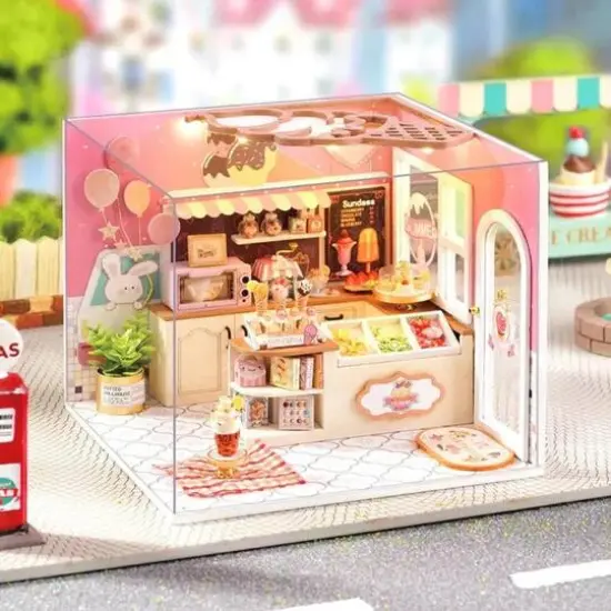 Wizardi Miniature Roombox Ice Cream Shop Dollhouse Kit {1}