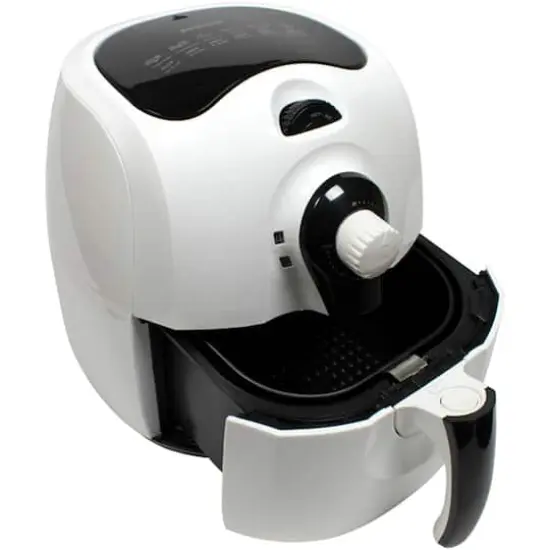 Brentwood White 3.7qt. 1400 Watt Electric Air Fryer {7}