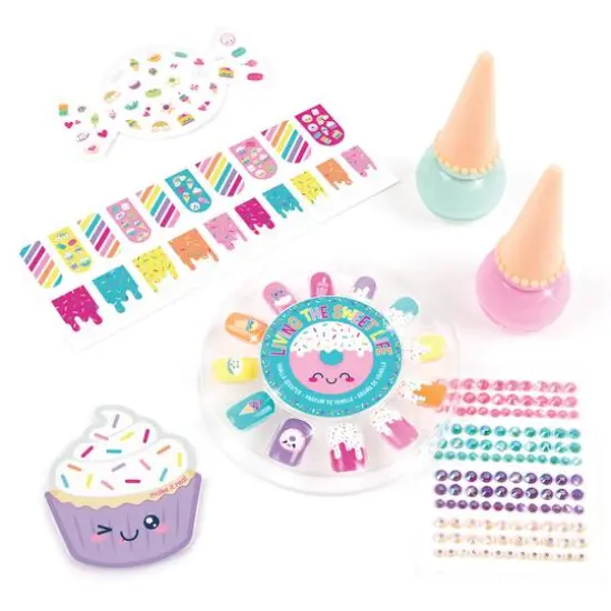 Make It Real&trade; Vanilla Scented DIY Nail Candy Art Kit {1}