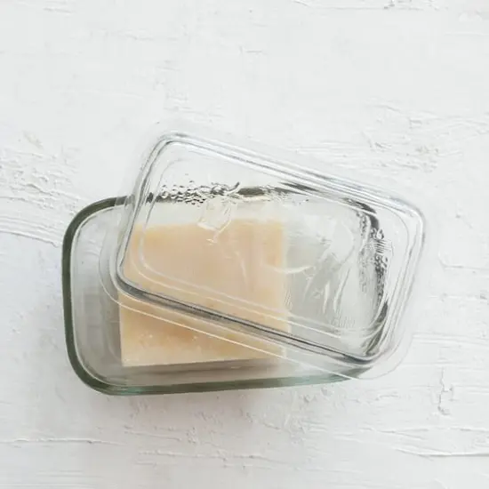 Hello Honey&reg; 6.5" Clear Vintage Embossed Cow Pressed Glass Butter Dish {7}