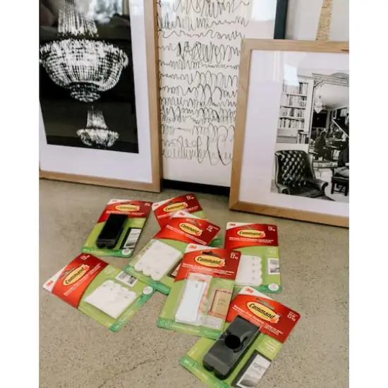 3M Command&trade; Medium Black Picture Hanging Strips {13}