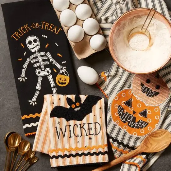 DII&reg; Embellished Halloween Happy Haunting Wicked Treats Dishtowels Set {8}