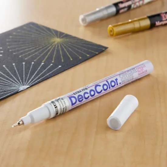 Marvy&reg; Uchida DecoColor&reg; Extra Fine Paint Marker White {3}