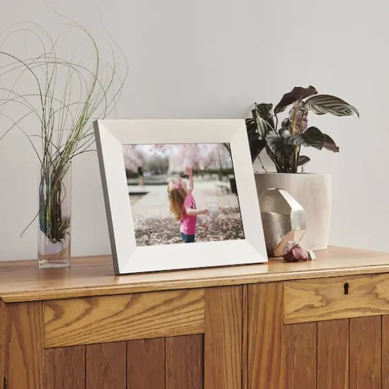 Aura Frames Sawyer White 11" x 9" Digital Photo Frame {3}