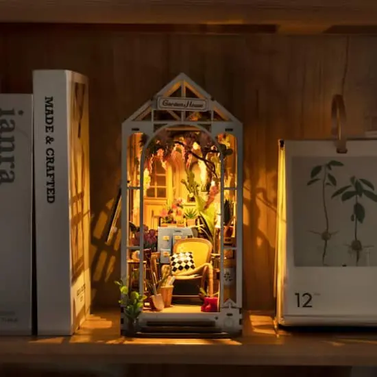 Rolife&reg; Garden House DIY Book Nook Shelf Insert Kit {9}