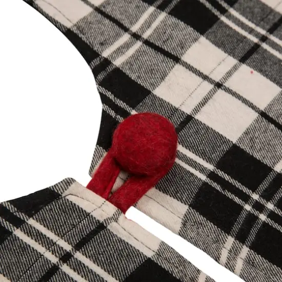 Glitzhome&reg; Black & White Plaid Stockings & Tree Skirt Set {7}