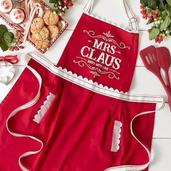 DII&reg; Mrs. Claus Skirt Apron {6}