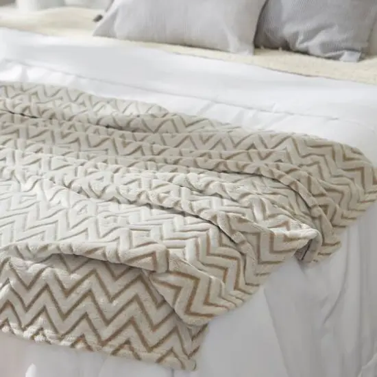 DII&reg; Stone Chevron Plush Throw {5}