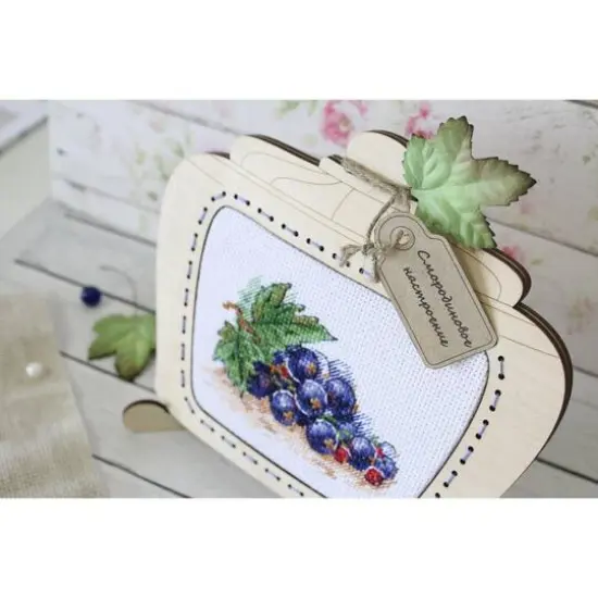 MP Studia Ripe Currant Cross Stitch Kit {6}