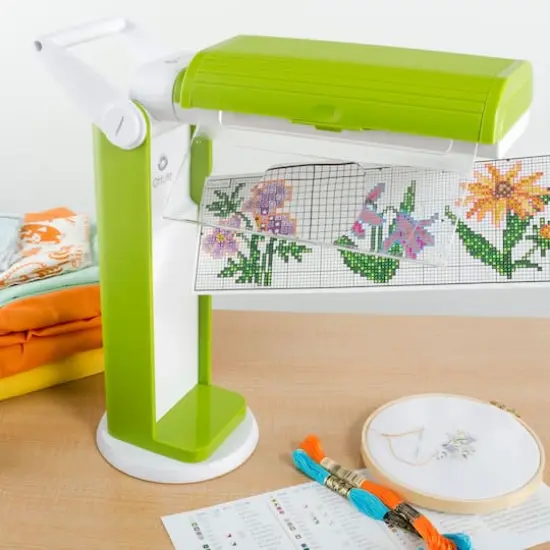 OttLite 11.5" Green Magnifier Task Lamp {4}